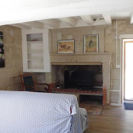 Doue-en-Anjou Maisonnette Climatisee Avec Parking Prive מראה חיצוני תמונה